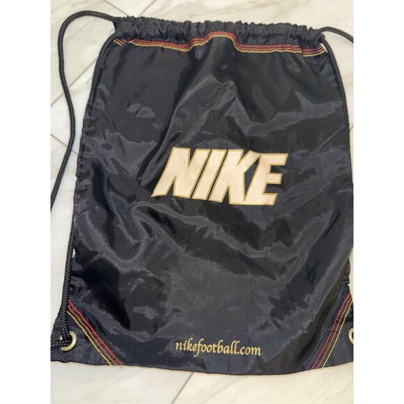 Vintage Nike Black And Gold Swoosh Draw String Y2k Bag Workout Sack Pouch - Picture 2 of 4